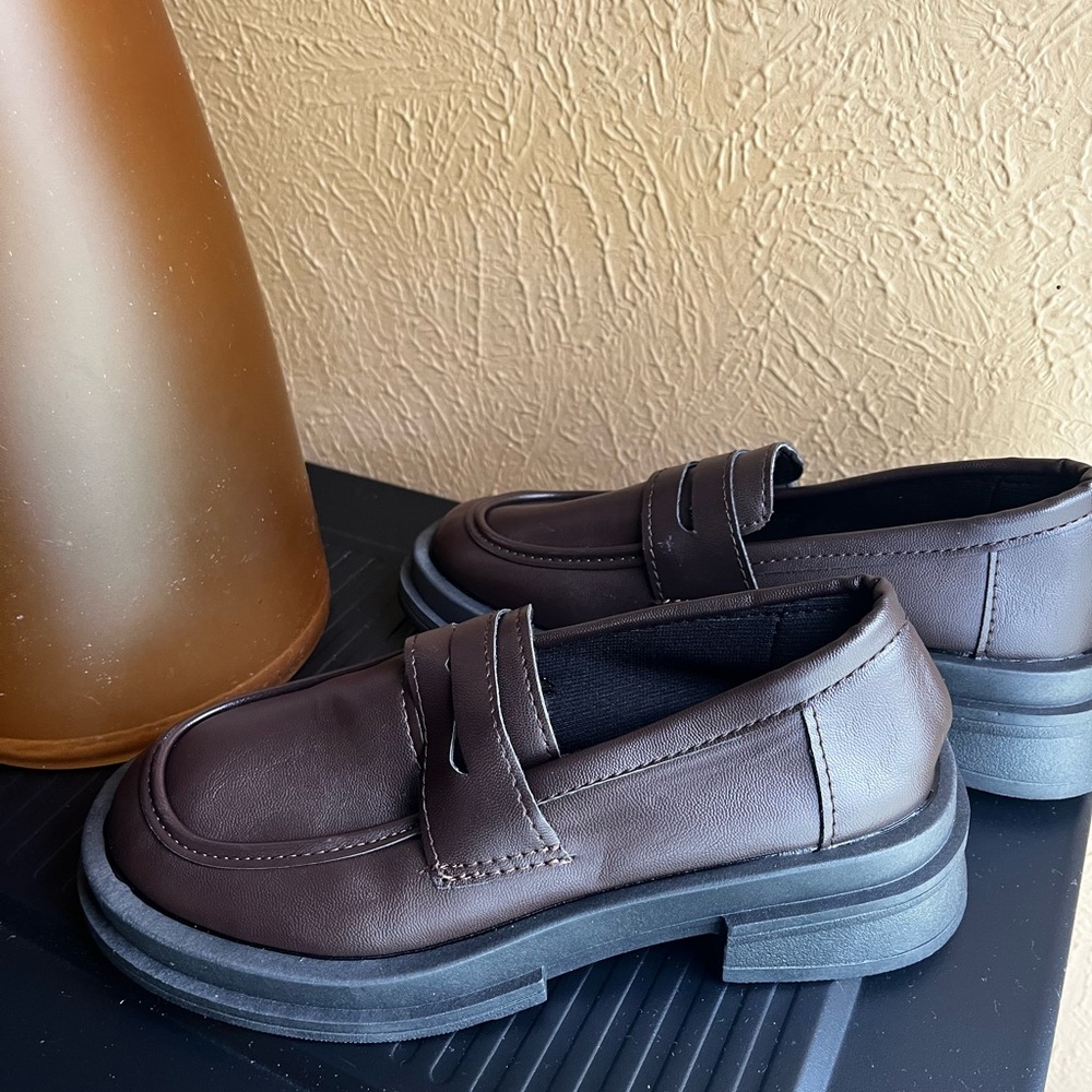 Elegant Brown Leather Loafers for Women